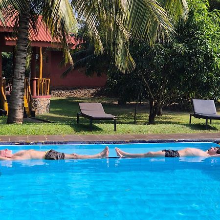 Yala Peace Cottages ทิซซามาฮารามา ภายนอก รูปภาพ