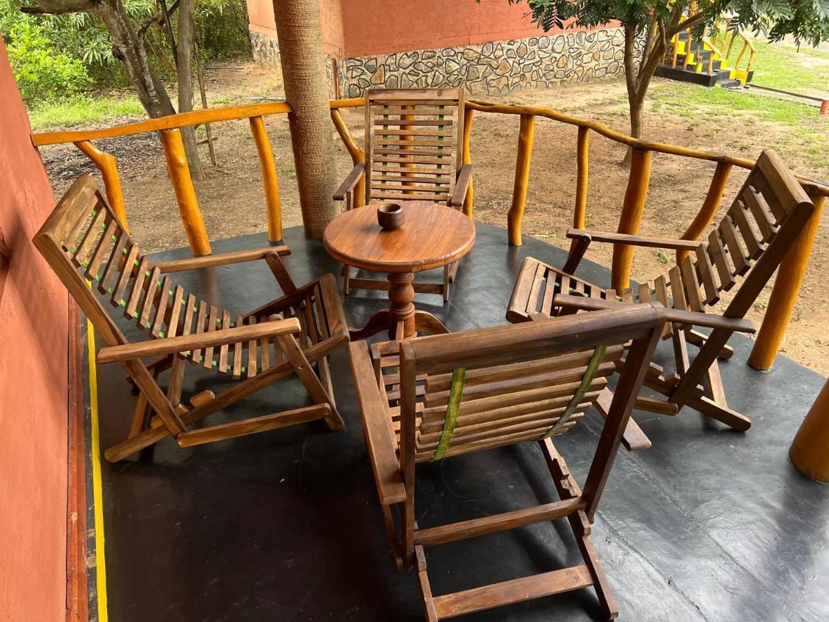 Yala Peace Cottages ทิซซามาฮารามา ภายนอก รูปภาพ