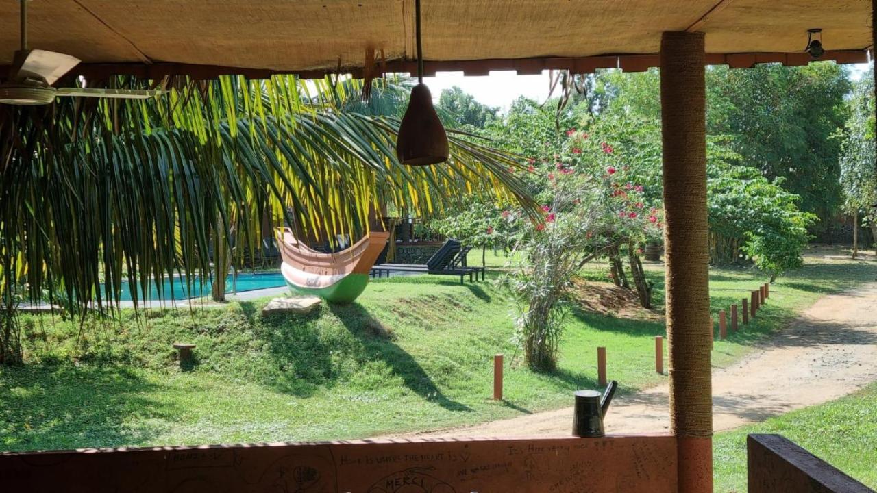 Yala Peace Cottages ทิซซามาฮารามา ภายนอก รูปภาพ