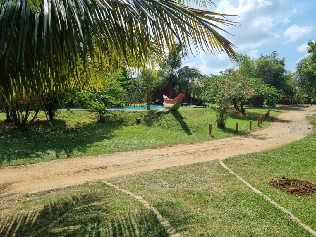 Yala Peace Cottages ทิซซามาฮารามา ภายนอก รูปภาพ