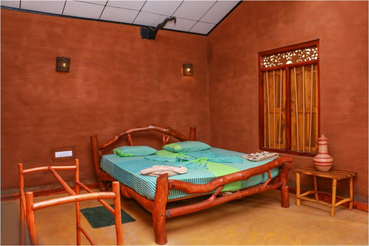 Yala Peace Cottages ทิซซามาฮารามา ภายนอก รูปภาพ