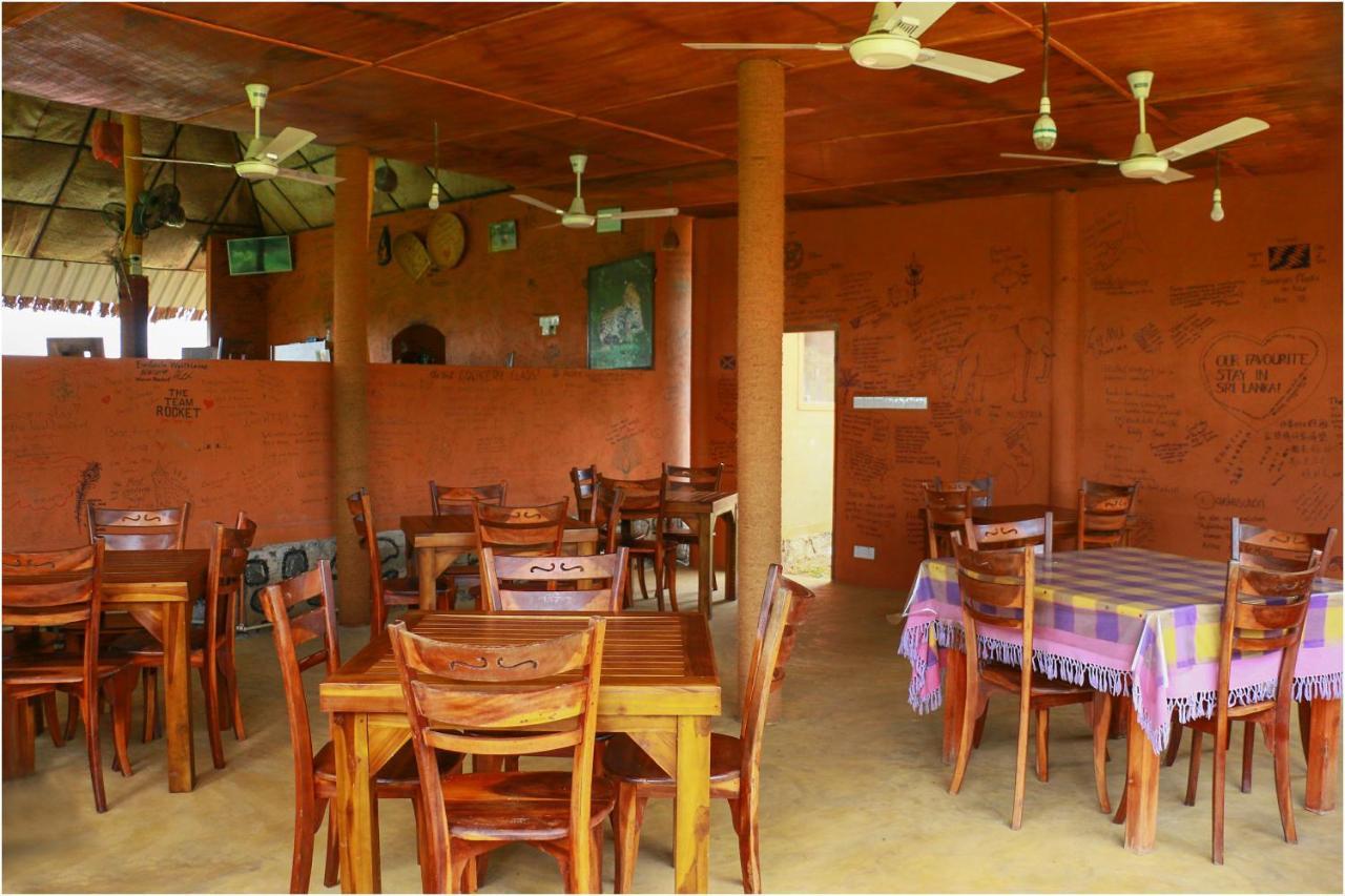 Yala Peace Cottages ทิซซามาฮารามา ภายนอก รูปภาพ