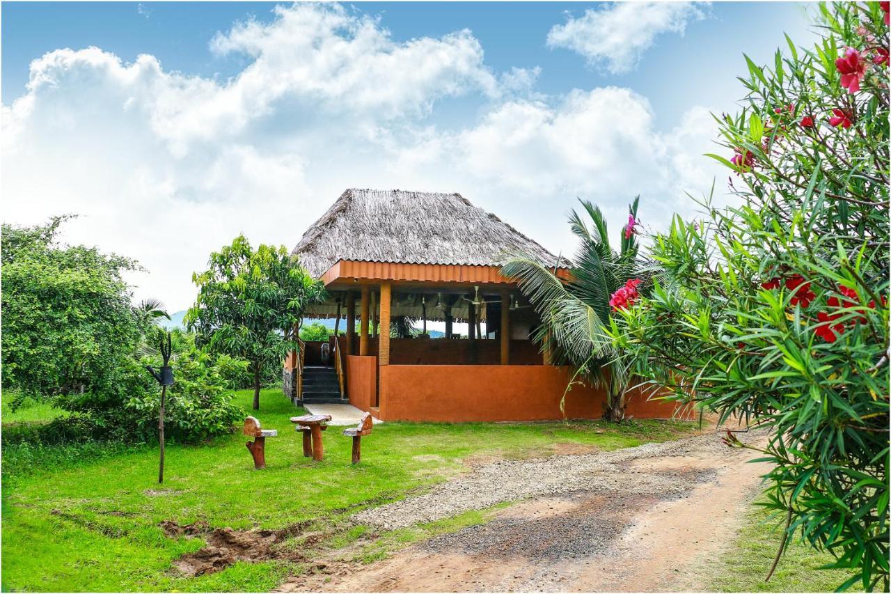Yala Peace Cottages ทิซซามาฮารามา ภายนอก รูปภาพ